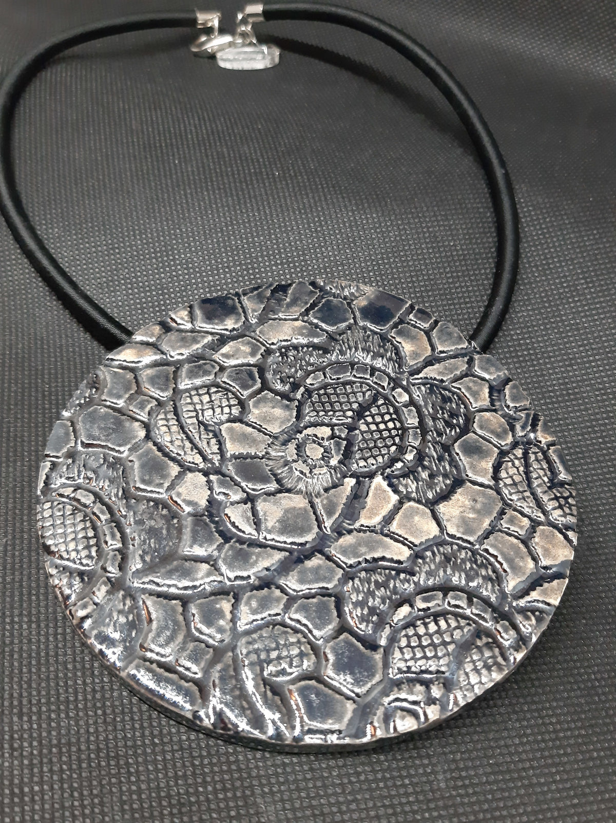 "Iron Texture" ceramic necklace