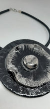 Carica l'immagine nel visualizzatore di Gallery, La Fleur Noir