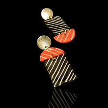 Carica l'immagine nel visualizzatore di Gallery, Contrasti three