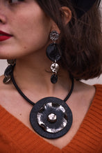 Carica l'immagine nel visualizzatore di Gallery, La Fleur Noir
