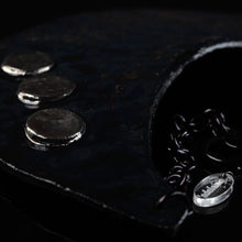 Carica l'immagine nel visualizzatore di Gallery, Darkness