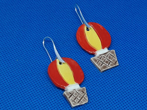 Multicolor "Mongolfiere" ceramic earrings.