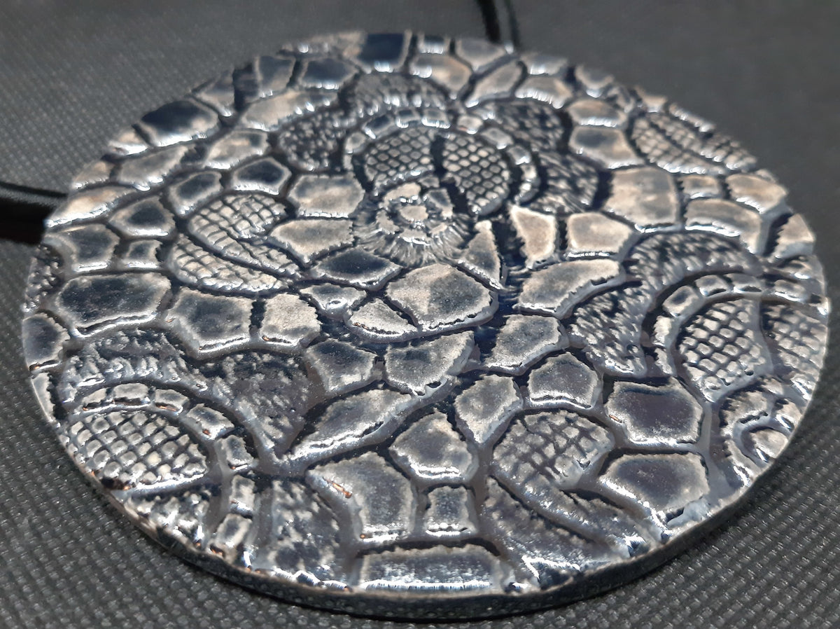 "Iron Texture" ceramic necklace