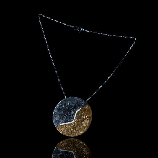 Flight ceramic necklace