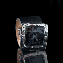 Load image into Gallery viewer, &quot;Maxi Bottone&quot; bracelets in leather and ceramic
